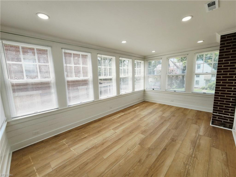 Photo 22 of 33 residential for sale in Portsmouth virginia
