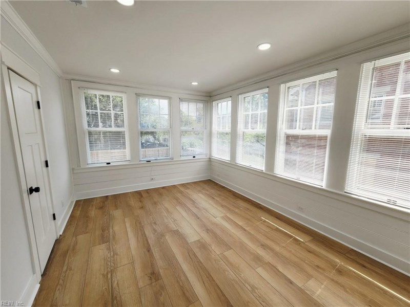 Photo 25 of 33 residential for sale in Portsmouth virginia