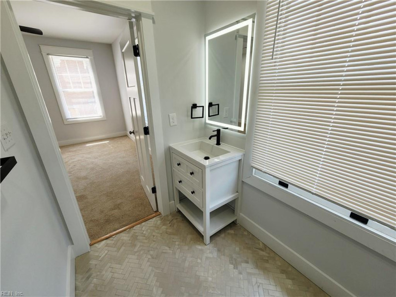 Photo 29 of 33 residential for sale in Portsmouth virginia