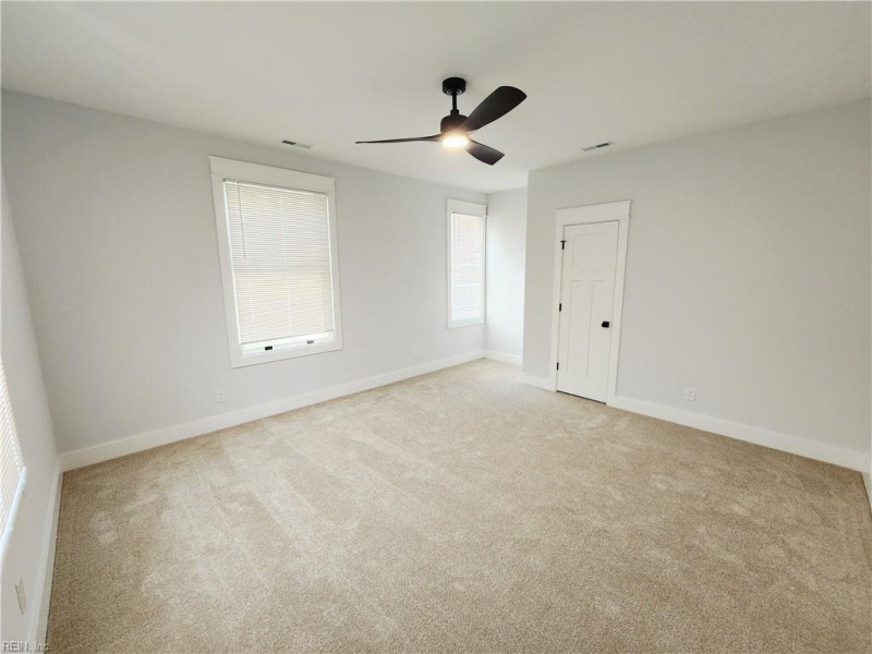 Photo 30 of 33 residential for sale in Portsmouth virginia