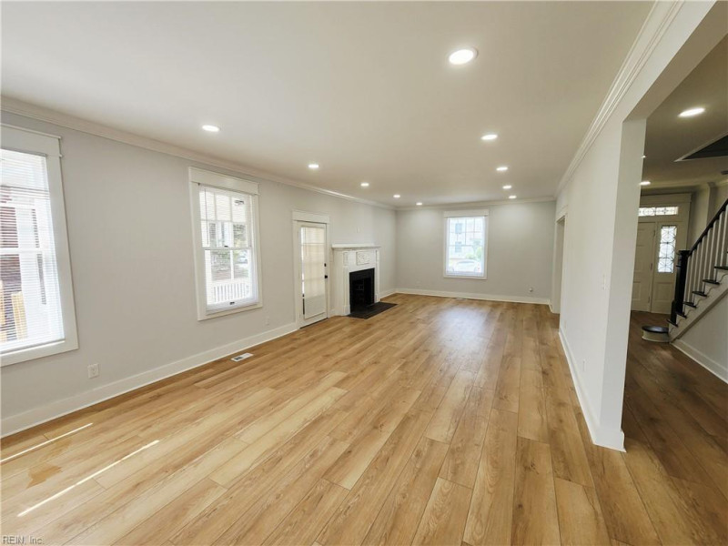 Photo 6 of 33 residential for sale in Portsmouth virginia