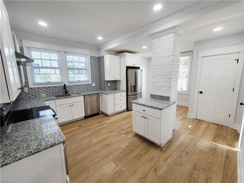 Photo 8 of 33 residential for sale in Portsmouth virginia