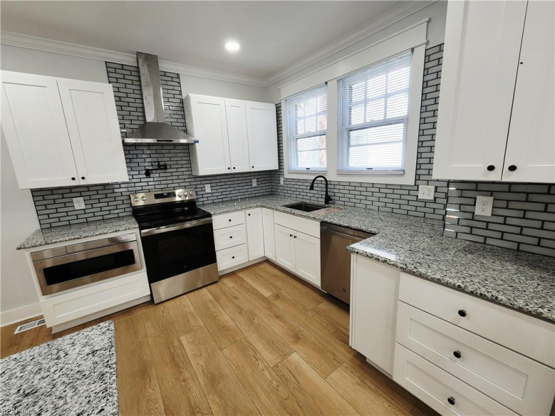 Photo 9 of 33 residential for sale in Portsmouth virginia