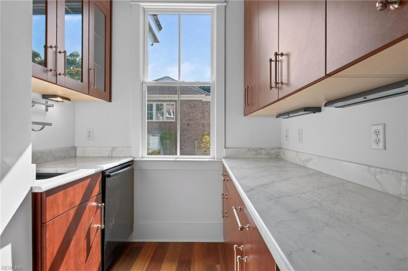 Photo 14 of 50 residential for sale in Norfolk virginia