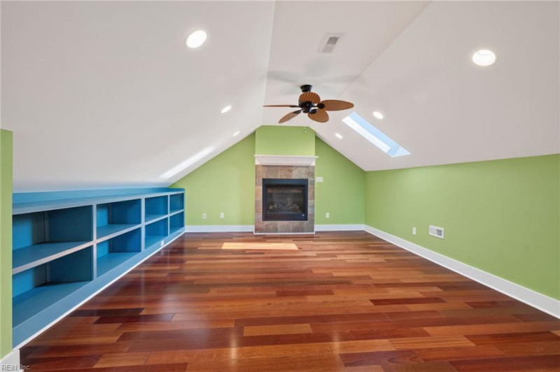 Photo 32 of 50 residential for sale in Norfolk virginia