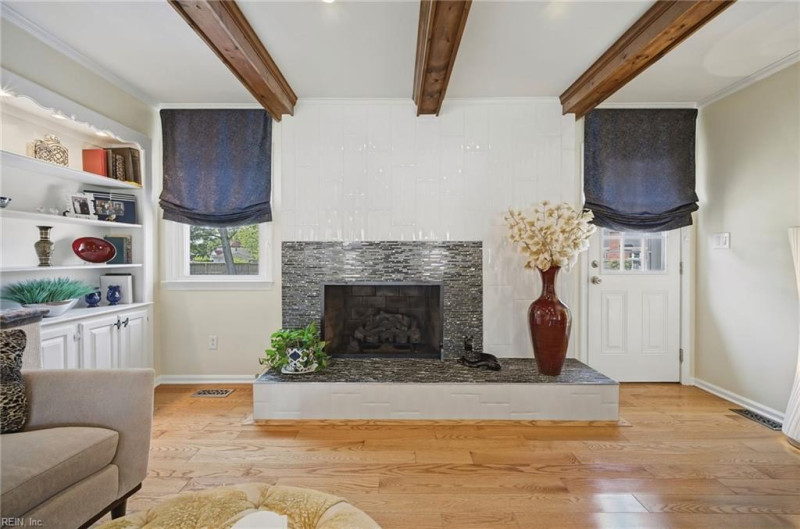 Photo 10 of 50 residential for sale in Chesapeake virginia