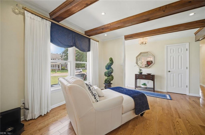 Photo 12 of 50 residential for sale in Chesapeake virginia