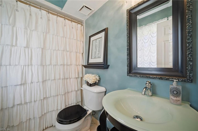 Photo 32 of 50 residential for sale in Chesapeake virginia
