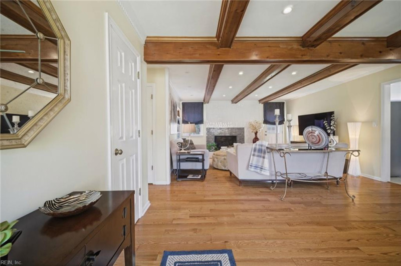 Photo 6 of 50 residential for sale in Chesapeake virginia