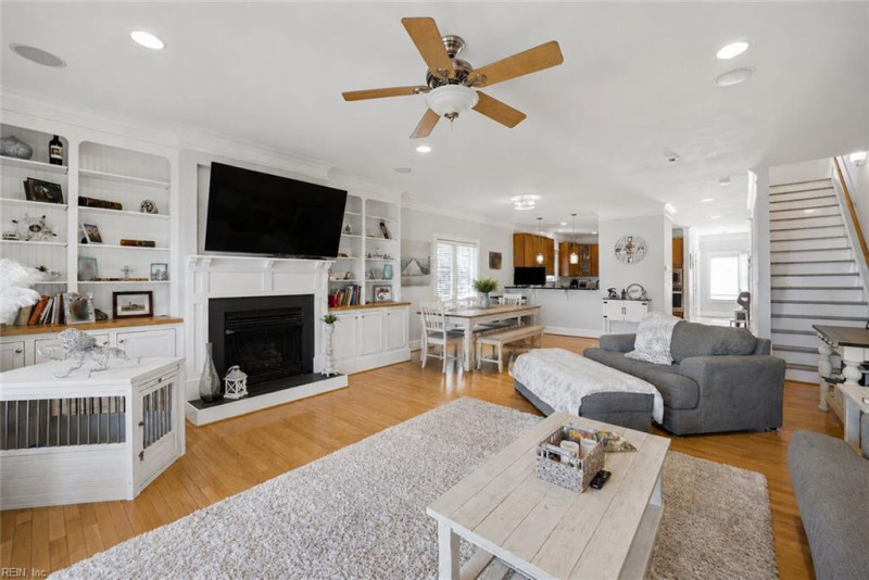 Photo 1 of 33 residential for sale in Norfolk virginia