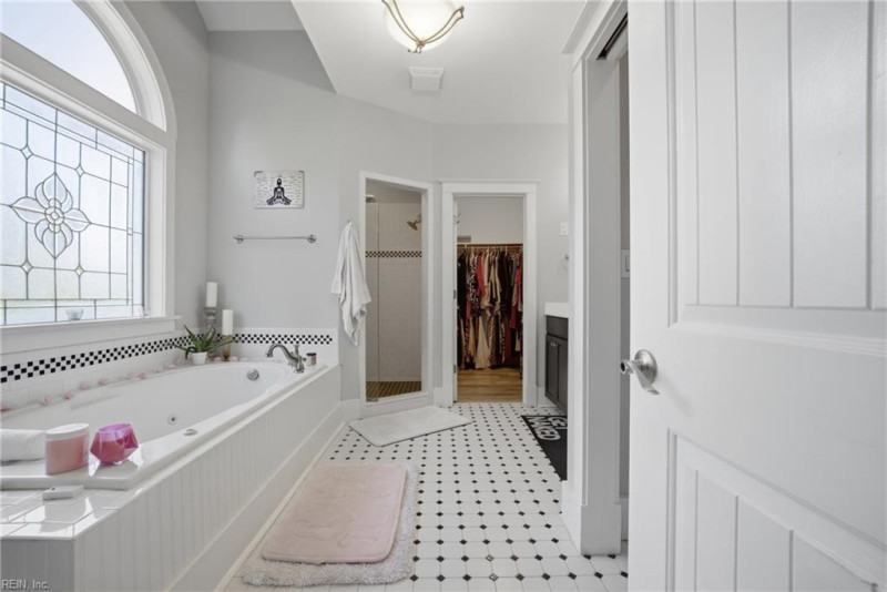 Photo 13 of 33 residential for sale in Norfolk virginia