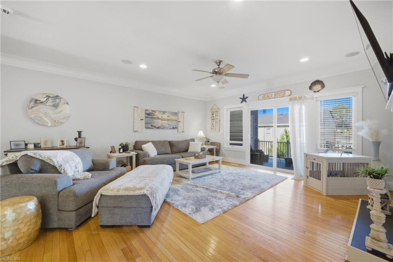Photo 4 of 33 residential for sale in Norfolk virginia