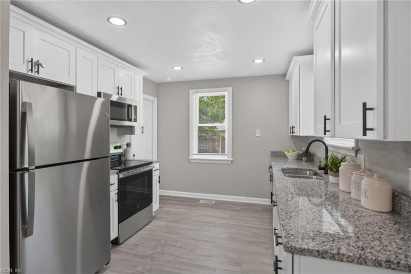 Photo 3 of 23 residential for sale in Norfolk virginia
