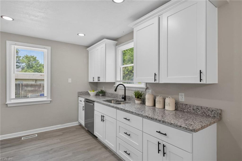 Photo 4 of 23 residential for sale in Norfolk virginia