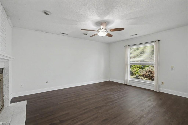 Photo 16 of 28 residential for sale in Virginia Beach virginia