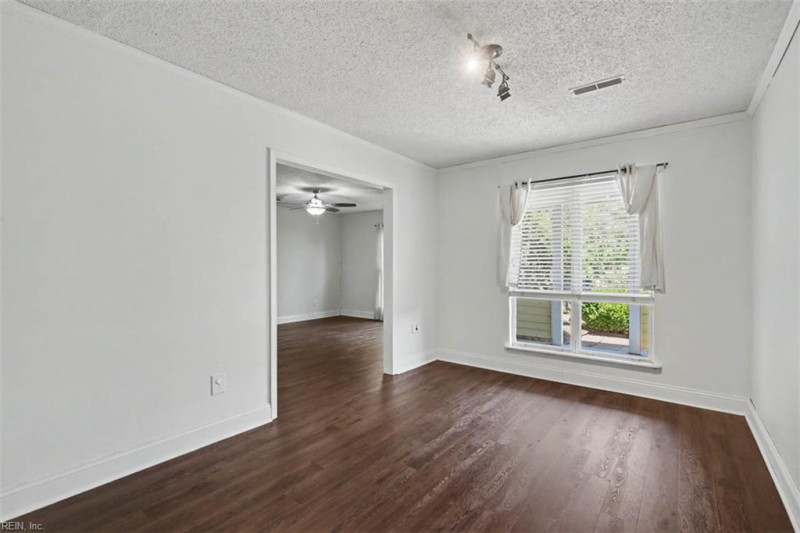 Photo 5 of 28 residential for sale in Virginia Beach virginia
