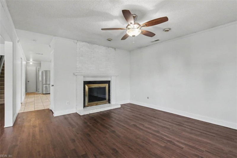 Photo 6 of 28 residential for sale in Virginia Beach virginia