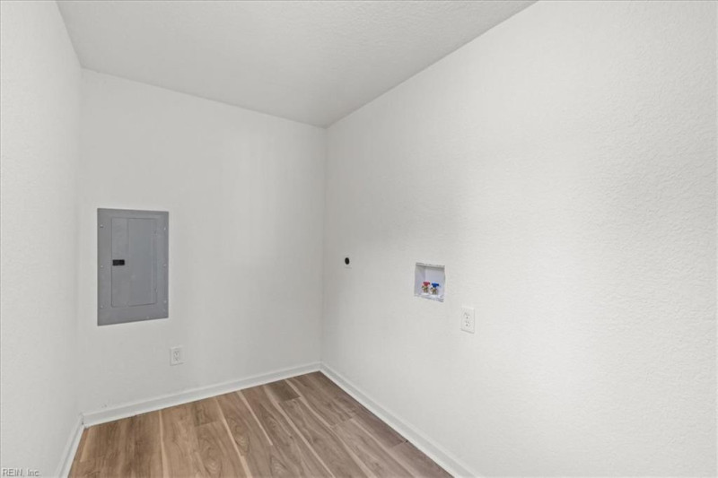 Photo 15 of 38 residential for sale in Norfolk virginia