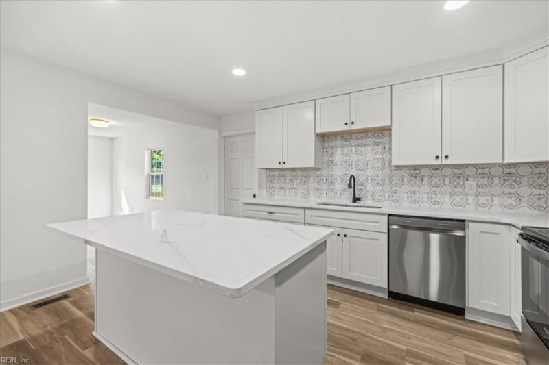 Photo 7 of 38 residential for sale in Norfolk virginia
