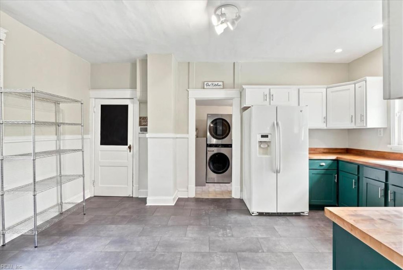 Photo 10 of 28 residential for sale in Portsmouth virginia