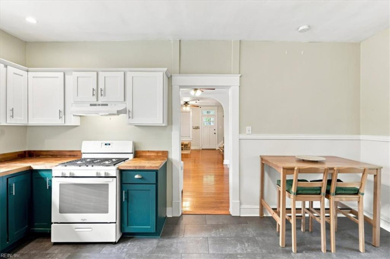 Photo 15 of 28 residential for sale in Portsmouth virginia