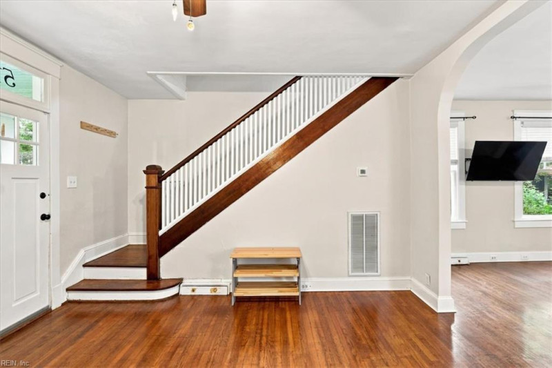 Photo 17 of 28 residential for sale in Portsmouth virginia