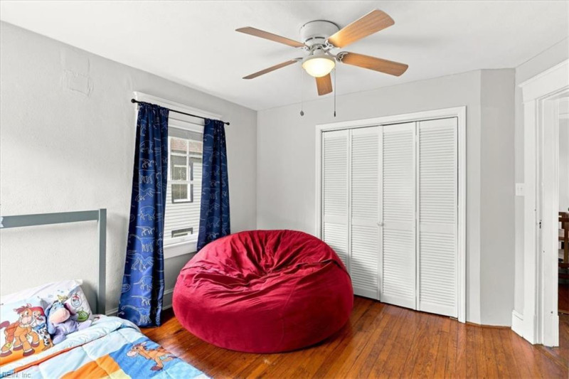 Photo 21 of 28 residential for sale in Portsmouth virginia