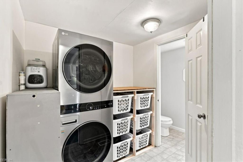 Photo 23 of 28 residential for sale in Portsmouth virginia