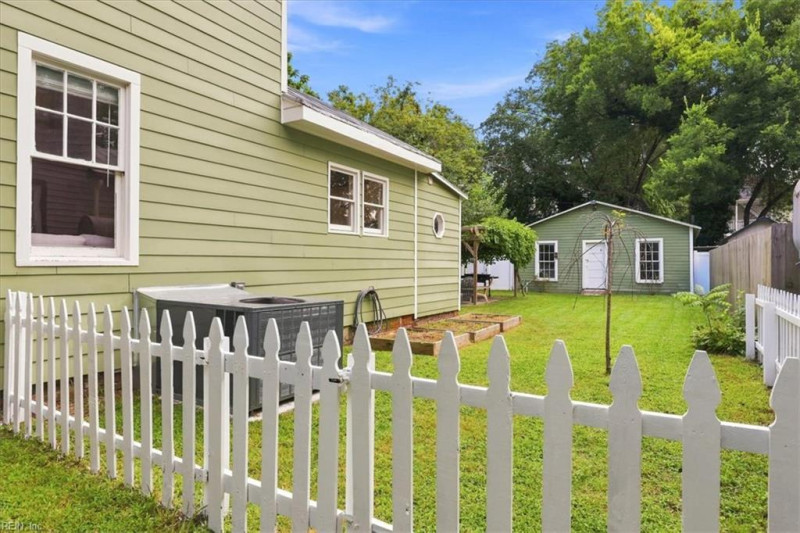 Photo 25 of 28 residential for sale in Portsmouth virginia