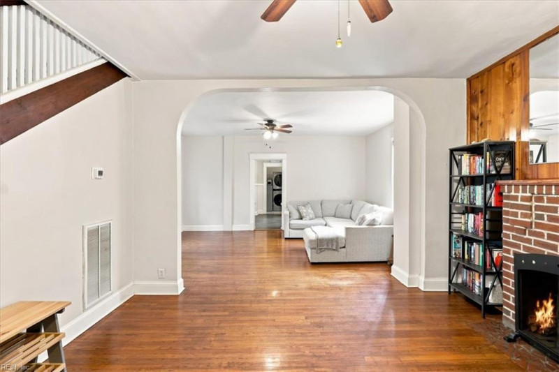 Photo 5 of 28 residential for sale in Portsmouth virginia