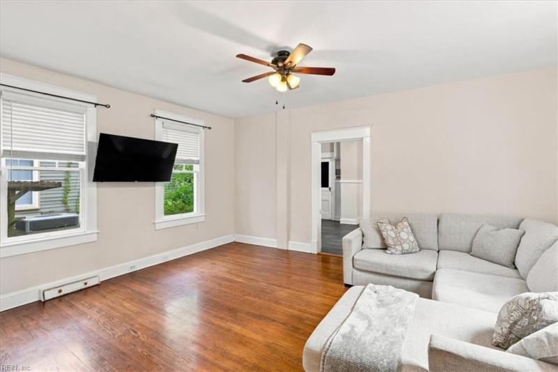 Photo 6 of 28 residential for sale in Portsmouth virginia