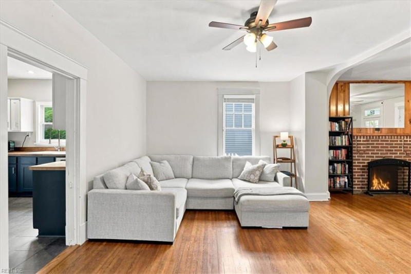 Photo 7 of 28 residential for sale in Portsmouth virginia