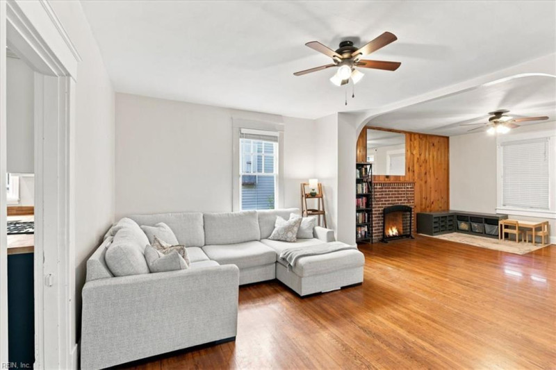 Photo 8 of 28 residential for sale in Portsmouth virginia