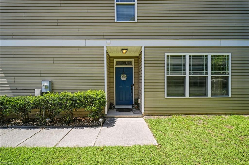 Photo 2 of 37 residential for sale in Virginia Beach virginia