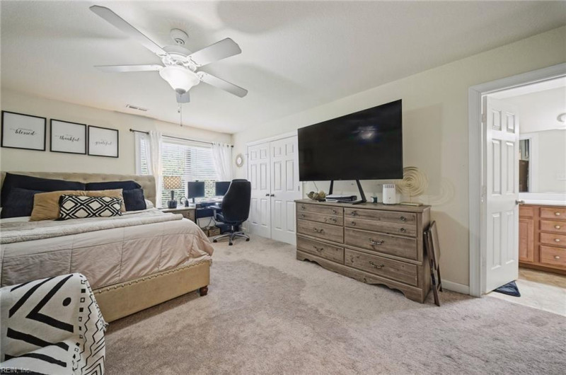 Photo 5 of 37 residential for sale in Virginia Beach virginia