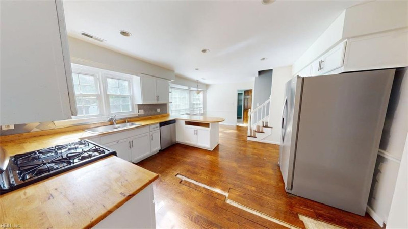 Photo 9 of 47 residential for sale in Virginia Beach virginia