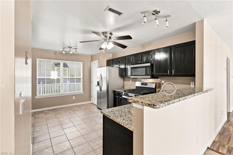 Photo 15 of 36 residential for sale in Suffolk virginia