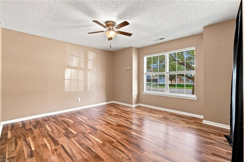 Photo 19 of 36 residential for sale in Suffolk virginia