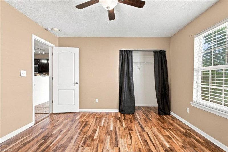 Photo 20 of 36 residential for sale in Suffolk virginia