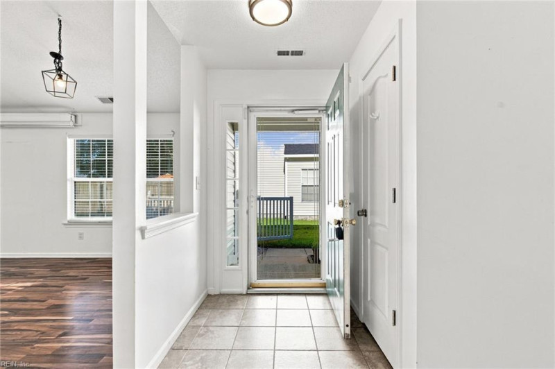 Photo 4 of 36 residential for sale in Suffolk virginia