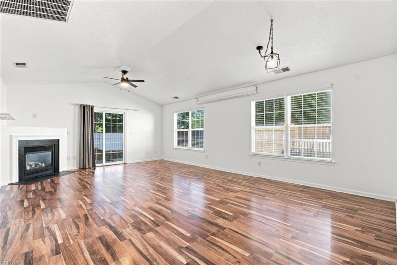 Photo 5 of 36 residential for sale in Suffolk virginia