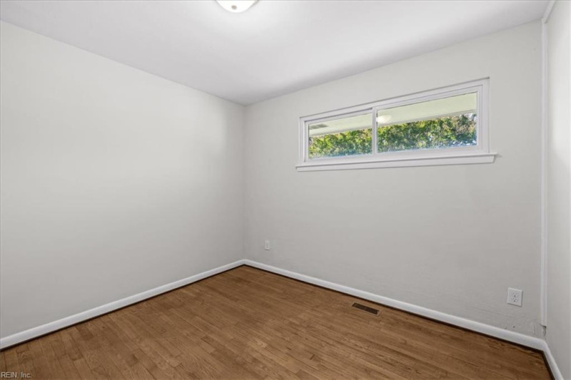 Photo 14 of 36 residential for sale in Norfolk virginia