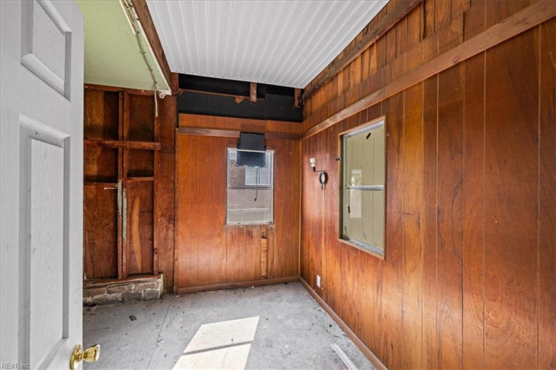 Photo 32 of 36 residential for sale in Norfolk virginia