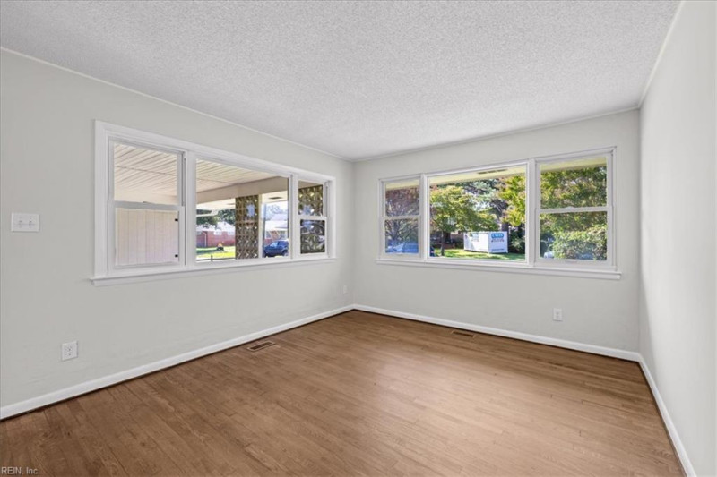 Photo 4 of 36 residential for sale in Norfolk virginia