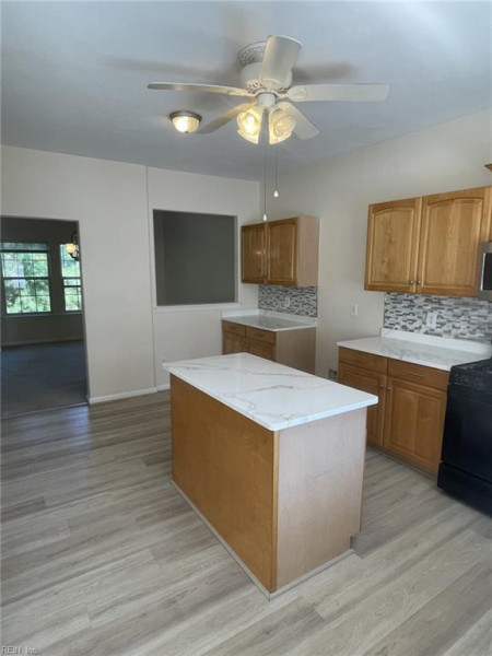 Photo 6 of 27 residential for sale in Suffolk virginia