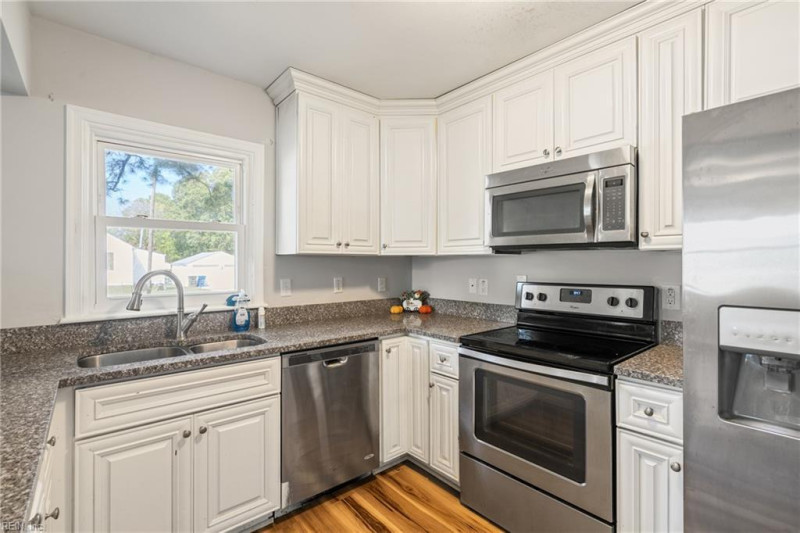 Photo 10 of 30 residential for sale in Norfolk virginia