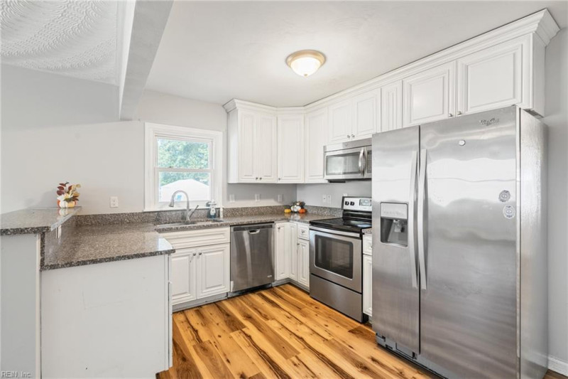 Photo 13 of 30 residential for sale in Norfolk virginia