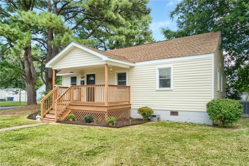 Photo 3 of 30 residential for sale in Norfolk virginia