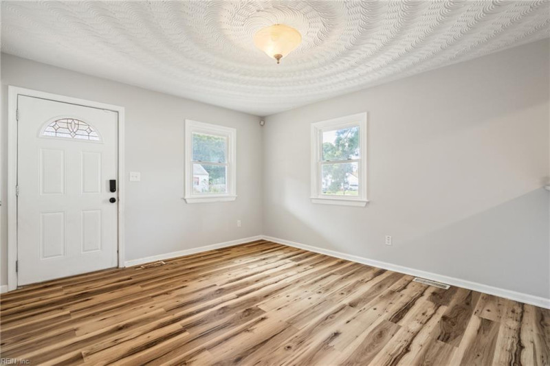 Photo 5 of 30 residential for sale in Norfolk virginia