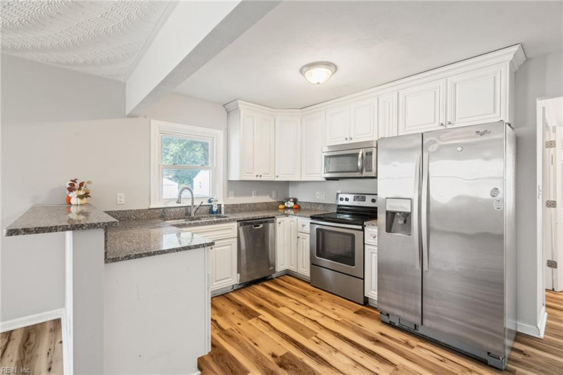 Photo 9 of 30 residential for sale in Norfolk virginia